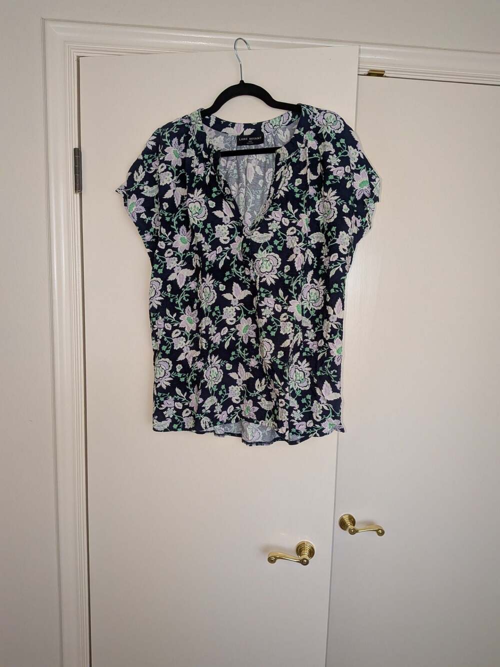 Lane Bryant Navy Blue Floral V-Neck Short Sleeve Blouse Size 18/20